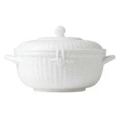 Wedgwood Nantucket Basket Covered Vegetable